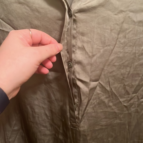 Chico's hidden half button polyester Lace Blouse solid Size 2 = size 12 - Picture 3 of 8